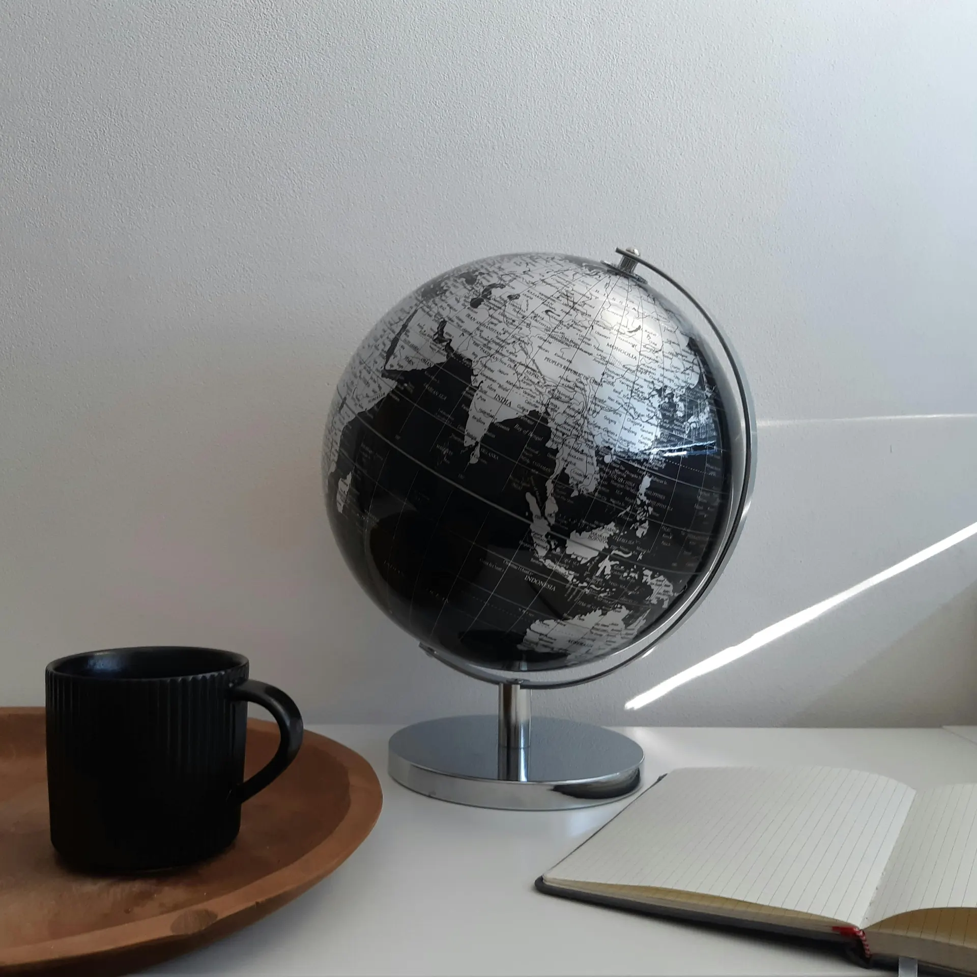 Carnet et carte pour préparer un itinéraire côtier international