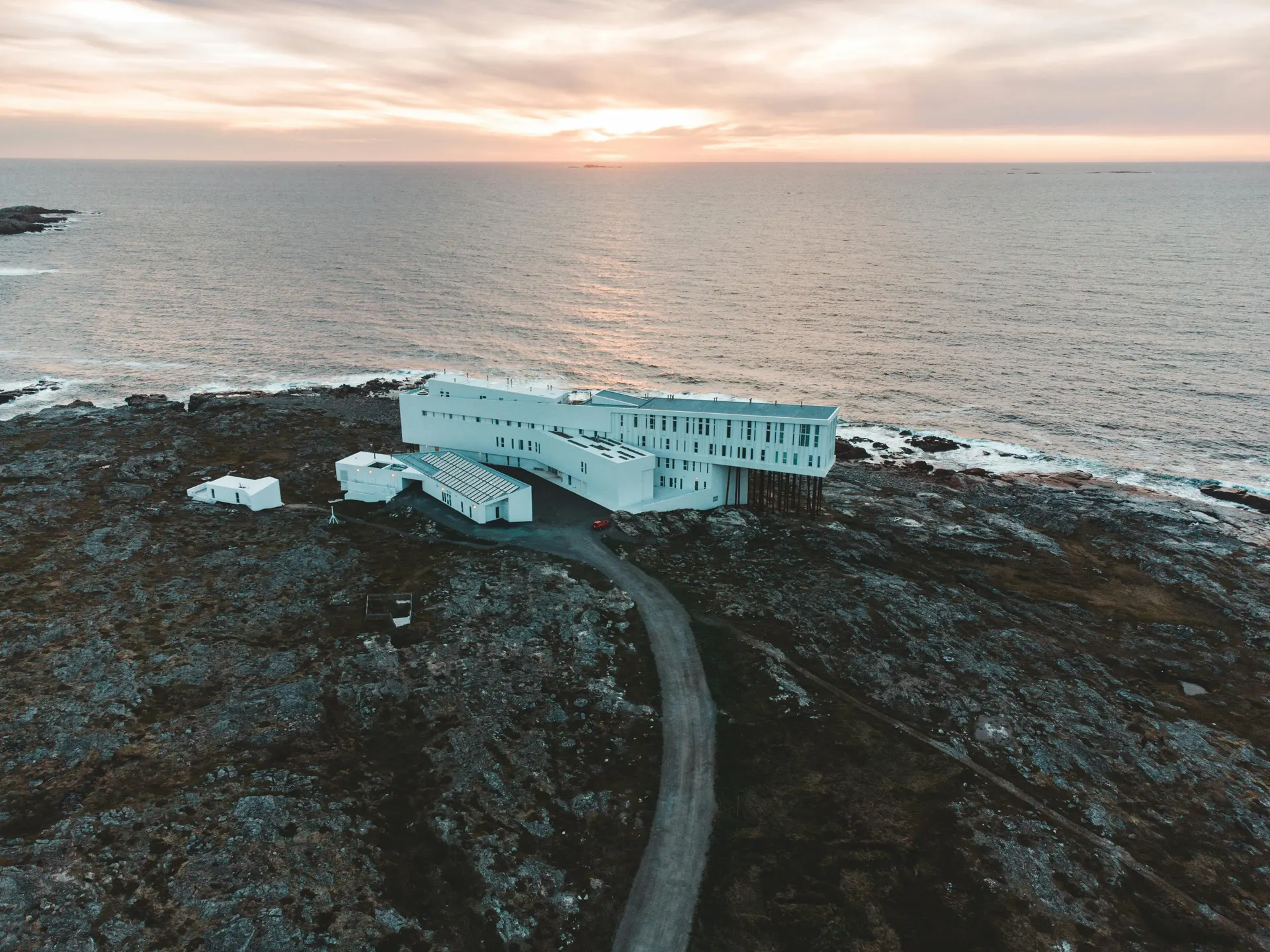 Auberge élégante au bord de l'océan pour un voyage boutique